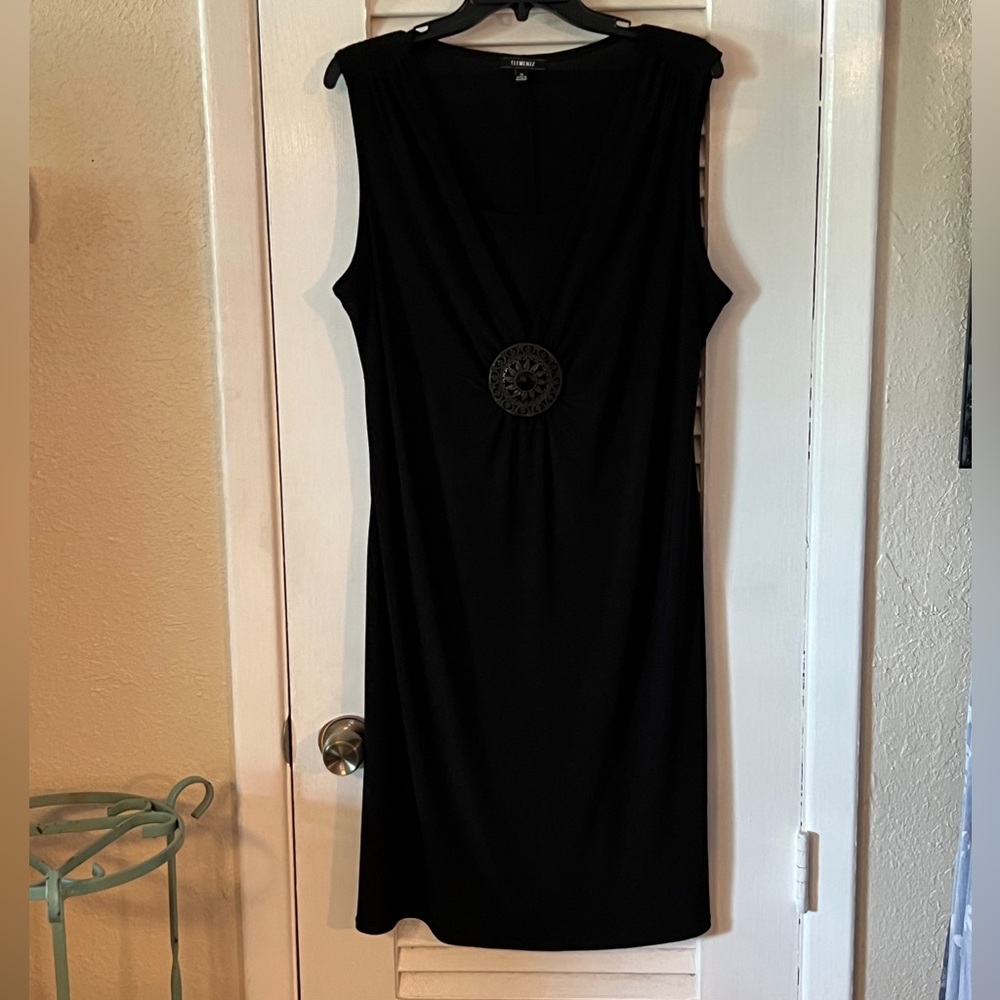 🤩 $5 SALE! 🤩 Elementz “2-Fer Twinset” sleeveless black medallion dress - Picture 3 of 8